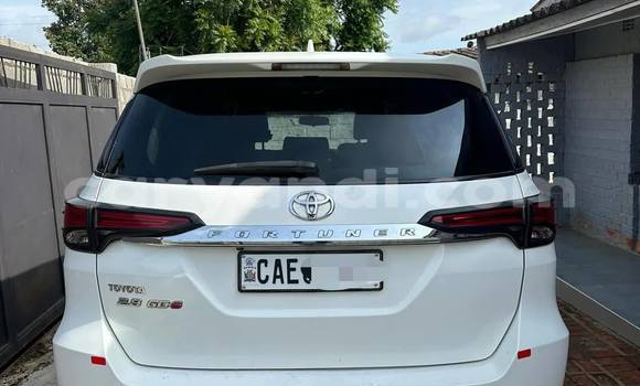 Nunua Ilio tumika Toyota Fortuner Nyeupe Gari ndani ya Lusaka nchini Zambia Nunua Ilio tumika Toyota Fortuner Nyeupe Gari ndani ya Lusaka nchini Zambia