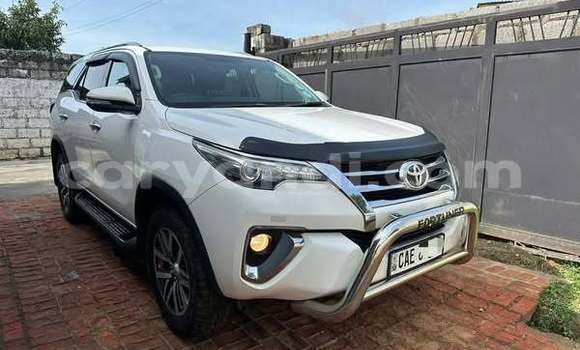 Nunua Ilio tumika Toyota Fortuner Nyeupe Gari ndani ya Lusaka nchini Zambia Nunua Ilio tumika Toyota Fortuner Nyeupe Gari ndani ya Lusaka nchini Zambia