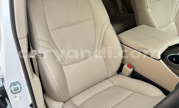 Nunua Ilio tumika Toyota Land Cruiser Nyeupe Gari ndani ya Lusaka nchini Zambia Nunua Ilio tumika Toyota Land Cruiser Nyeupe Gari ndani ya Lusaka nchini Zambia