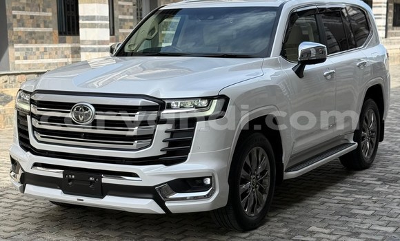 Nunua Ilio tumika Toyota Land Cruiser Nyeupe Gari ndani ya Lusaka nchini Zambia Nunua Ilio tumika Toyota Land Cruiser Nyeupe Gari ndani ya Lusaka nchini Zambia