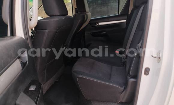 Nunua Ilio tumika Toyota Hilux Nyeupe Gari ndani ya Lusaka nchini Zambia Nunua Ilio tumika Toyota Hilux Nyeupe Gari ndani ya Lusaka nchini Zambia