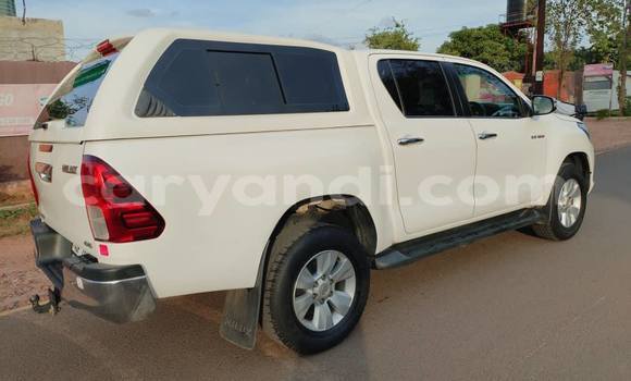 Nunua Ilio tumika Toyota Hilux Nyeupe Gari ndani ya Lusaka nchini Zambia Nunua Ilio tumika Toyota Hilux Nyeupe Gari ndani ya Lusaka nchini Zambia