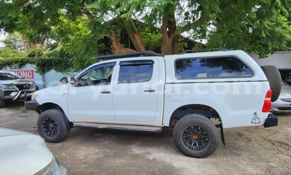 Nunua Ilio tumika Toyota Hilux Nyeupe Gari ndani ya Lusaka nchini Zambia Nunua Ilio tumika Toyota Hilux Nyeupe Gari ndani ya Lusaka nchini Zambia