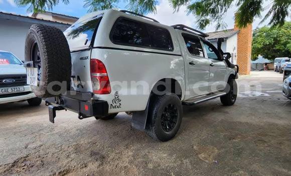 Nunua Ilio tumika Toyota Hilux Nyeupe Gari ndani ya Lusaka nchini Zambia Nunua Ilio tumika Toyota Hilux Nyeupe Gari ndani ya Lusaka nchini Zambia