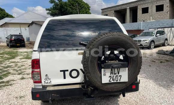 Nunua Ilio tumika Toyota Hilux Nyeupe Gari ndani ya Lusaka nchini Zambia Nunua Ilio tumika Toyota Hilux Nyeupe Gari ndani ya Lusaka nchini Zambia