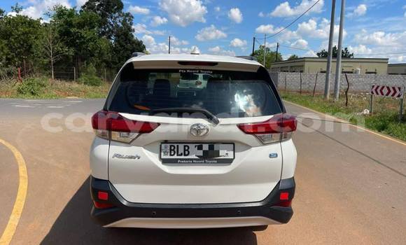 Nunua Ilio tumika Toyota Rush Nyeupe Gari ndani ya Lusaka nchini Zambia Nunua Ilio tumika Toyota Rush Nyeupe Gari ndani ya Lusaka nchini Zambia