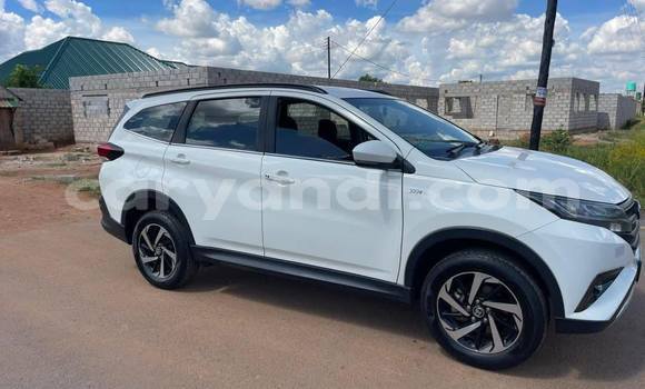 Nunua Ilio tumika Toyota Rush Nyeupe Gari ndani ya Lusaka nchini Zambia Nunua Ilio tumika Toyota Rush Nyeupe Gari ndani ya Lusaka nchini Zambia