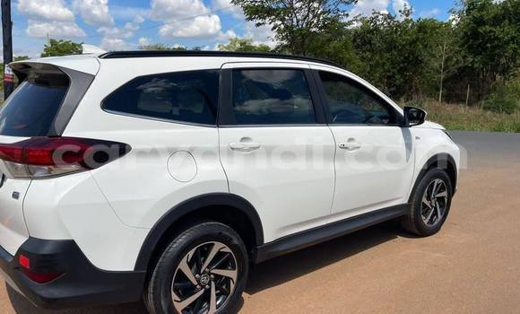 Nunua Ilio tumika Toyota Rush Nyeupe Gari ndani ya Lusaka nchini Zambia Nunua Ilio tumika Toyota Rush Nyeupe Gari ndani ya Lusaka nchini Zambia