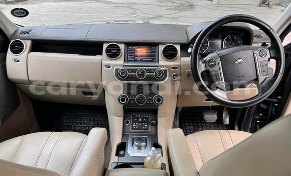 Nunua Ilio tumika Land Rover Discovery Nyeusi Gari ndani ya Lusaka nchini Zambia Nunua Ilio tumika Land Rover Discovery Nyeusi Gari ndani ya Lusaka nchini Zambia