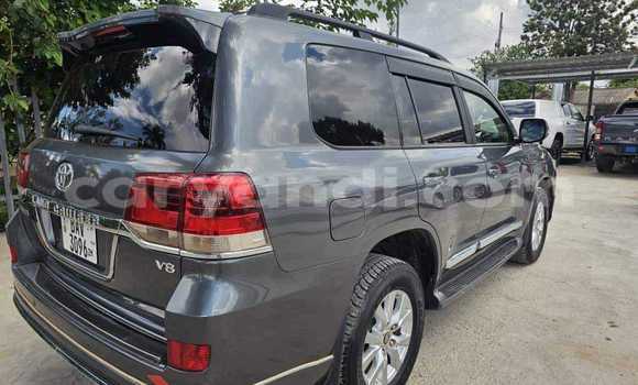 Nunua Ilio tumika Toyota Land Cruiser Nyeusi Gari ndani ya Lusaka nchini Zambia Nunua Ilio tumika Toyota Land Cruiser Nyeusi Gari ndani ya Lusaka nchini Zambia