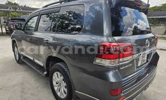 Nunua Ilio tumika Toyota Land Cruiser Nyeusi Gari ndani ya Lusaka nchini Zambia Nunua Ilio tumika Toyota Land Cruiser Nyeusi Gari ndani ya Lusaka nchini Zambia