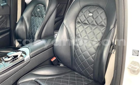 Nunua Ilio tumika Mercedes‒Benz GLC Nyeupe Gari ndani ya Lusaka nchini Zambia Nunua Ilio tumika Mercedes‒Benz GLC Nyeupe Gari ndani ya Lusaka nchini Zambia