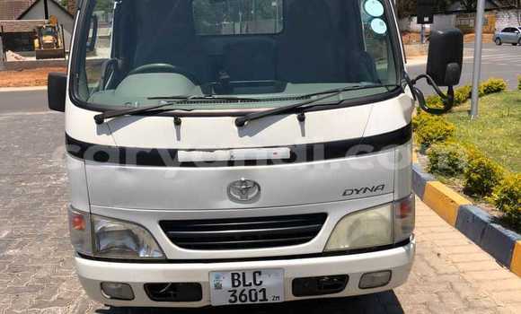 Nunua Ilio tumika Toyota Dyna Nyeupe Gari ndani ya Lusaka nchini Zambia Nunua Ilio tumika Toyota Dyna Nyeupe Gari ndani ya Lusaka nchini Zambia