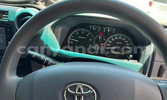 Nunua Ilio tumika Toyota Land Cruiser Nyekundu Gari ndani ya Lusaka nchini Zambia Nunua Ilio tumika Toyota Land Cruiser Nyekundu Gari ndani ya Lusaka nchini Zambia