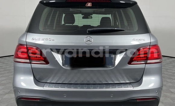 Tenga Tsaru Mercedes‒Benz GLE Tsvuku Mota in Lusaka in Zambia Tenga Tsaru Mercedes‒Benz GLE Tsvuku Mota in Lusaka in Zambia