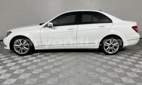 Tenga Tsaru Mercedes‒Benz C–Class Chena Mota in Lusaka in Zambia Tenga Tsaru Mercedes‒Benz C–Class Chena Mota in Lusaka in Zambia