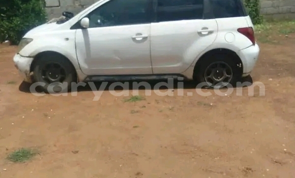 Acheter Occasion Voiture Toyota IST Blanc à Lusaka, Zambie Acheter Occasion Voiture Toyota IST Blanc à Lusaka, Zambie