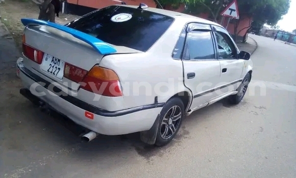 Acheter Occasion Voiture Toyota Corolla Blanc à Lusaka, Zambie Acheter Occasion Voiture Toyota Corolla Blanc à Lusaka, Zambie
