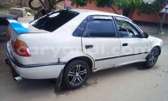 Acheter Occasion Voiture Toyota Corolla Blanc à Lusaka, Zambie Acheter Occasion Voiture Toyota Corolla Blanc à Lusaka, Zambie