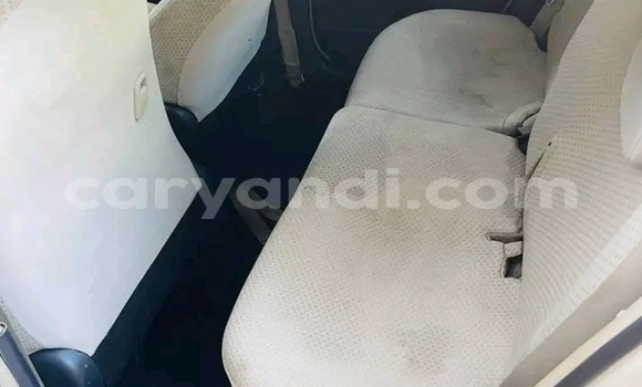 Acheter Occasion Voiture Toyota Vitz Blanc à Lusaka, Zambie Acheter Occasion Voiture Toyota Vitz Blanc à Lusaka, Zambie