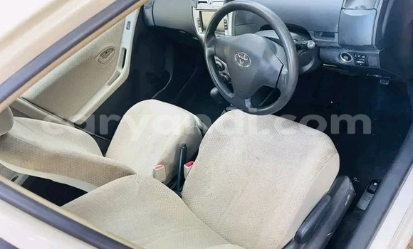 Acheter Occasion Voiture Toyota Vitz Blanc à Lusaka, Zambie Acheter Occasion Voiture Toyota Vitz Blanc à Lusaka, Zambie