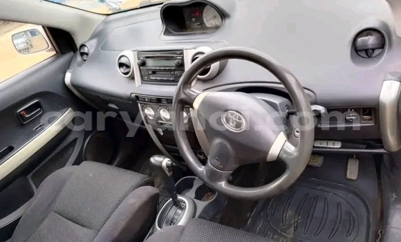Acheter Occasion Voiture Toyota IST Blanc à Lusaka, Zambie Acheter Occasion Voiture Toyota IST Blanc à Lusaka, Zambie