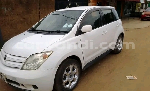 Acheter Occasion Voiture Toyota IST Blanc à Lusaka, Zambie Acheter Occasion Voiture Toyota IST Blanc à Lusaka, Zambie