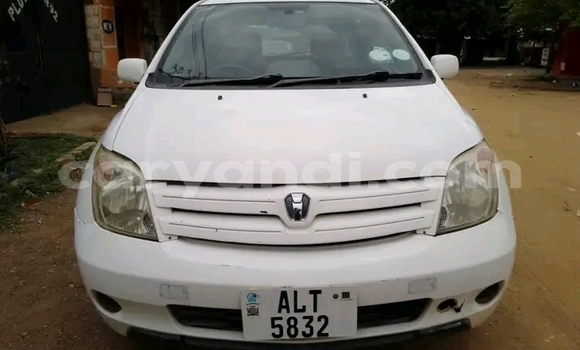 Acheter Occasion Voiture Toyota IST Blanc à Lusaka, Zambie Acheter Occasion Voiture Toyota IST Blanc à Lusaka, Zambie