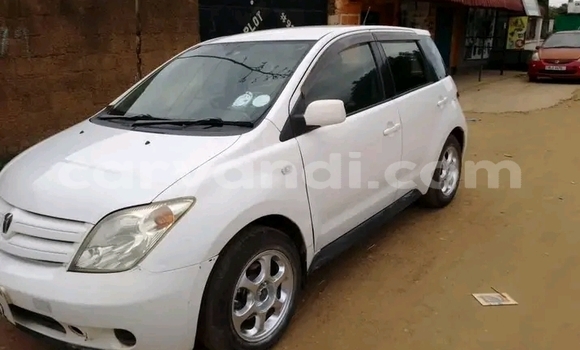 Acheter Occasion Voiture Toyota IST Blanc à Lusaka, Zambie Acheter Occasion Voiture Toyota IST Blanc à Lusaka, Zambie