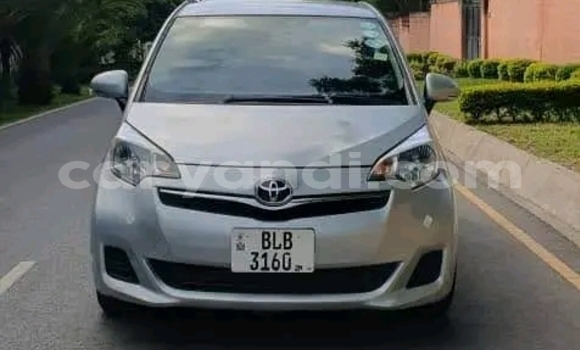 Acheter Occasion Voiture Toyota Ractis Blanc à Lusaka, Zambie Acheter Occasion Voiture Toyota Ractis Blanc à Lusaka, Zambie