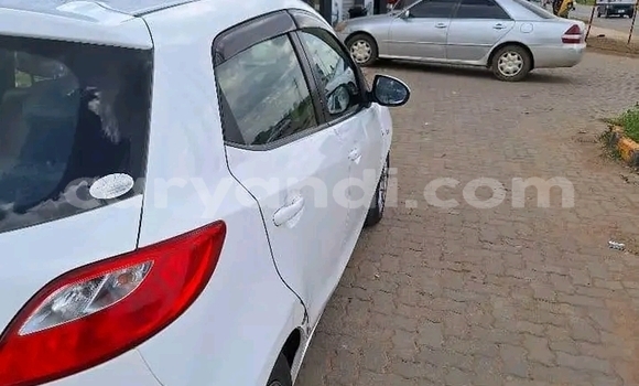 Acheter Occasion Voiture Mazda Demio Blanc à Lusaka, Zambie Acheter Occasion Voiture Mazda Demio Blanc à Lusaka, Zambie