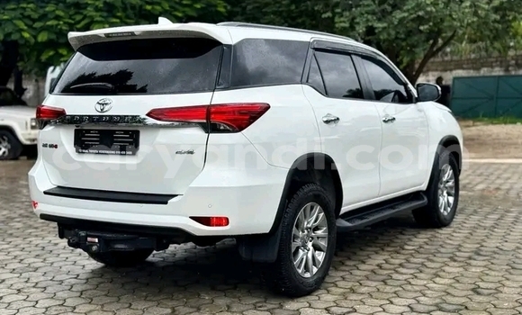 Acheter Occasion Voiture Toyota Harrier Blanc à Lusaka, Zambie Acheter Occasion Voiture Toyota Harrier Blanc à Lusaka, Zambie