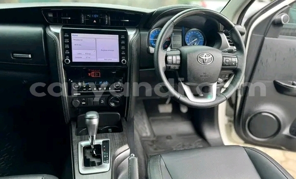 Acheter Occasion Voiture Toyota Harrier Blanc à Lusaka, Zambie Acheter Occasion Voiture Toyota Harrier Blanc à Lusaka, Zambie