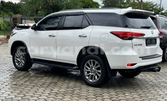 Acheter Occasion Voiture Toyota Harrier Blanc à Lusaka, Zambie Acheter Occasion Voiture Toyota Harrier Blanc à Lusaka, Zambie