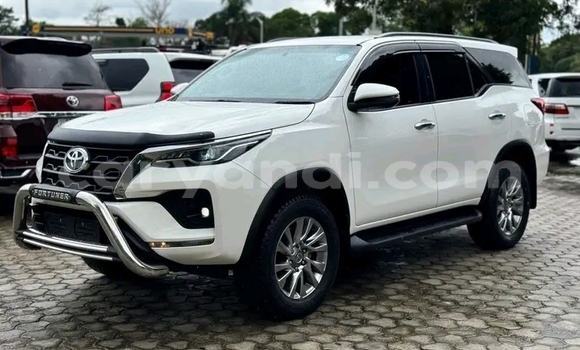 Acheter Occasion Voiture Toyota Harrier Blanc à Lusaka, Zambie Acheter Occasion Voiture Toyota Harrier Blanc à Lusaka, Zambie