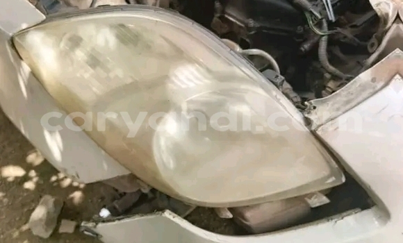 Acheter Occasion Voiture Toyota Vitz Blanc à Lusaka, Zambie Acheter Occasion Voiture Toyota Vitz Blanc à Lusaka, Zambie