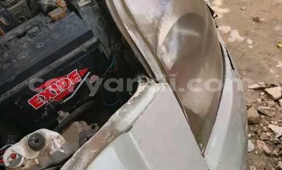 Acheter Occasion Voiture Toyota Vitz Blanc à Lusaka, Zambie Acheter Occasion Voiture Toyota Vitz Blanc à Lusaka, Zambie