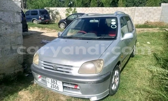 Acheter Occasion Voiture Toyota Raum Autre à Lusaka, Zambie Acheter Occasion Voiture Toyota Raum Autre à Lusaka, Zambie