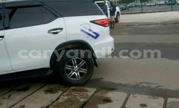 Acheter Occasion Voiture Toyota Fortuner Blanc à Lusaka, Zambie Acheter Occasion Voiture Toyota Fortuner Blanc à Lusaka, Zambie