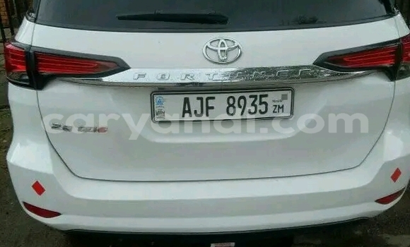 Acheter Occasion Voiture Toyota Fortuner Blanc à Lusaka, Zambie Acheter Occasion Voiture Toyota Fortuner Blanc à Lusaka, Zambie