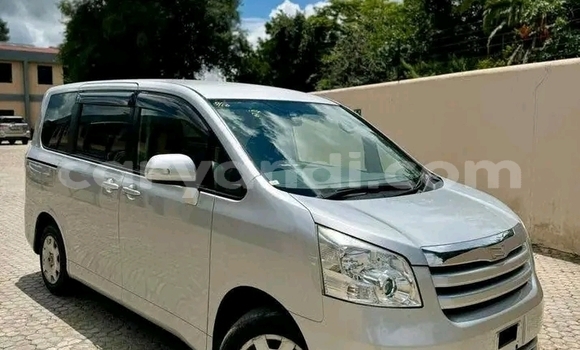 Acheter Occasion Voiture Toyota Noah Autre à Lusaka, Zambie Acheter Occasion Voiture Toyota Noah Autre à Lusaka, Zambie