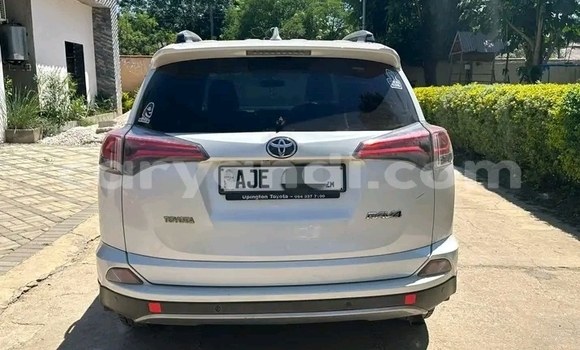Acheter Occasion Voiture Toyota RAV4 Blanc à Lusaka, Zambie Acheter Occasion Voiture Toyota RAV4 Blanc à Lusaka, Zambie