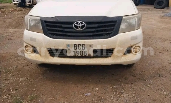 Tenga Tsaru Toyota Hilux Chena Mota in Ndola in Zambia Tenga Tsaru Toyota Hilux Chena Mota in Ndola in Zambia