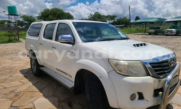 Tenga Tsaru Toyota Hilux Chena Mota in Lusaka in Zambia Tenga Tsaru Toyota Hilux Chena Mota in Lusaka in Zambia