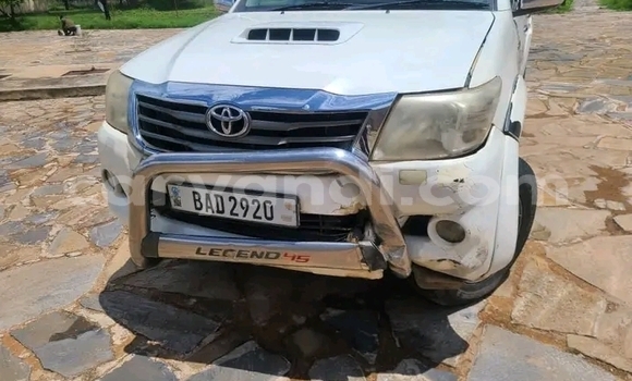 Tenga Tsaru Toyota Hilux Chena Mota in Lusaka in Zambia Tenga Tsaru Toyota Hilux Chena Mota in Lusaka in Zambia