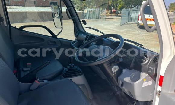 Nunua Ilio tumika Toyota Dyna Nyeupe Lori ndani ya Solwezi nchini Kaskazini-Magharibi Nunua Ilio tumika Toyota Dyna Nyeupe Lori ndani ya Solwezi nchini Kaskazini-Magharibi