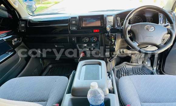 Acheter Occasion Voiture Toyota Hiace Noir à Kitwe, Zambie Acheter Occasion Voiture Toyota Hiace Noir à Kitwe, Zambie