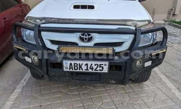 Nunua Ilio tumika Toyota Hilux Nyeupe Gari ndani ya Kitwe nchini Zambia