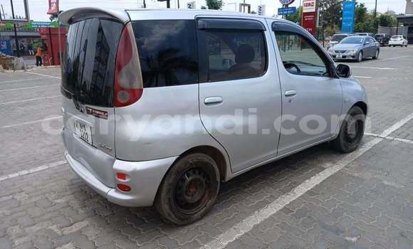 Acheter Occasion Voiture Toyota FunCargo Autre à Kitwe, Zambie Acheter Occasion Voiture Toyota FunCargo Autre à Kitwe, Zambie