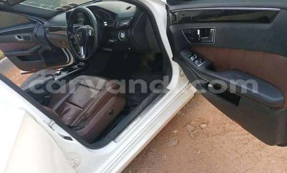 Tenga Tsaru Mercedes‒Benz E–Class Chena Mota in Kitwe in Zambia Tenga Tsaru Mercedes‒Benz E–Class Chena Mota in Kitwe in Zambia